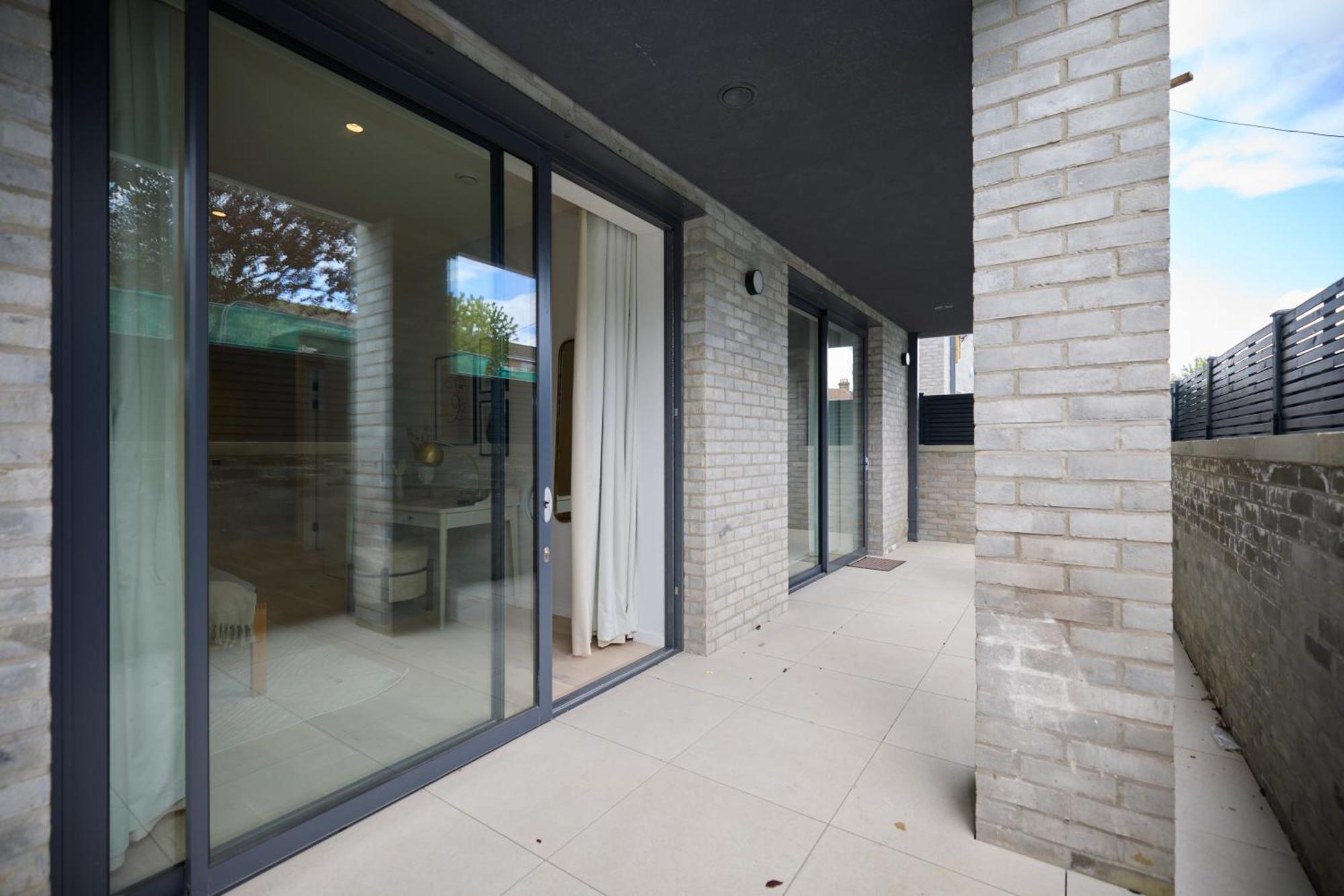 The Brondesbury Hideout - Breathtaking 1bdr Flat With Terrace & Parking Apartment