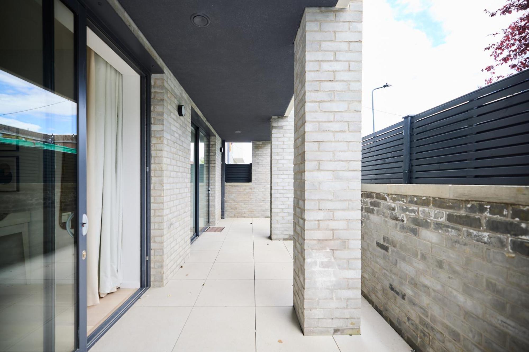 Apartment The Brondesbury Hideout - Breathtaking 1bdr Flat With Terrace & Parking London