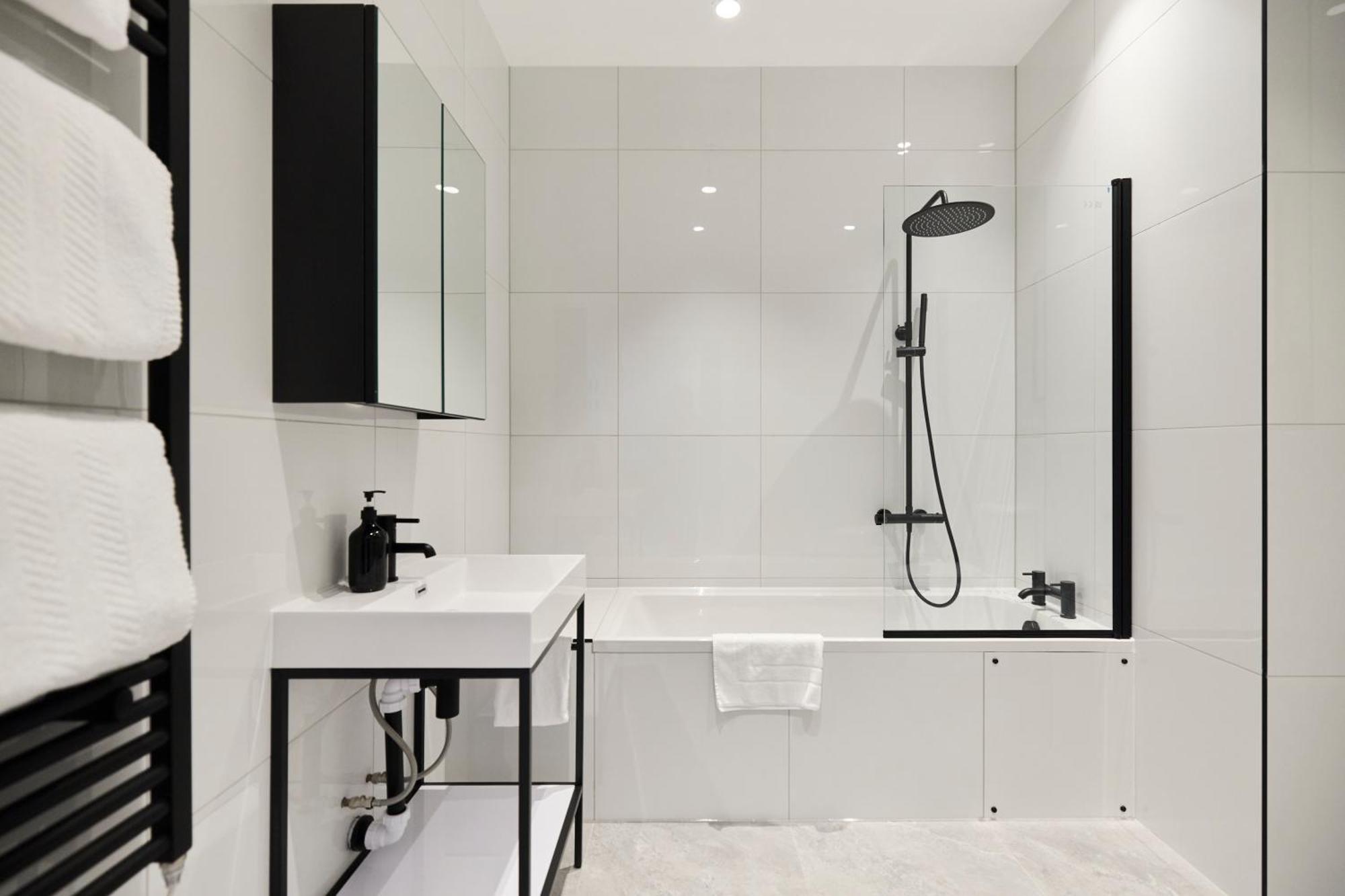 Apartment The Brondesbury Hideout - Breathtaking 1bdr Flat With Terrace & Parking London
